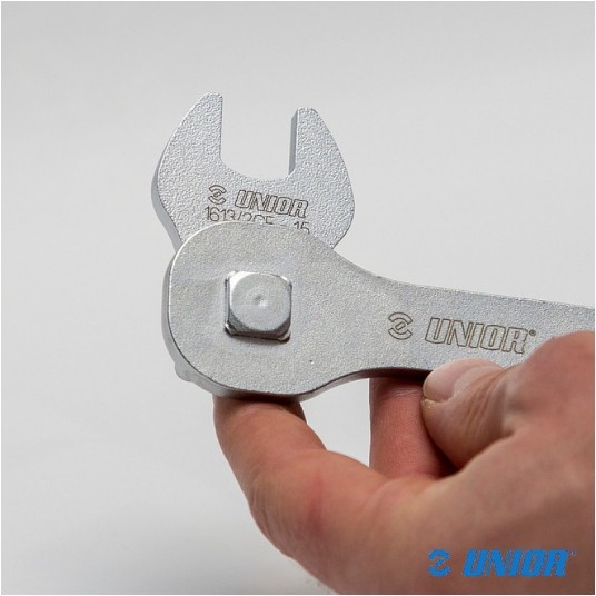 Klucz do pedałów UNR-1613/2CF 15mm;p/trzpień 1/2" -zdjęcie numer 3